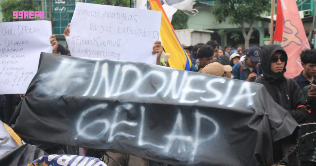 Mahasiswa Demo Indonesia Gelap