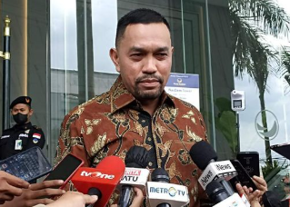 Ahmad Sahroni memberikan kritik keras terkait narasi pembubaran DPR.