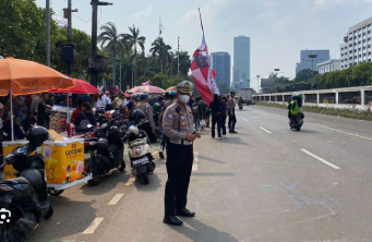 Berita Demo Jakarta di Jakarta 2 September 2025 dengan spanduk dan orasi di jalan protokol