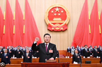 Xi Jinping sedang membahas kebijakan luar negeri Tiongkok dan strategi diplomasi global