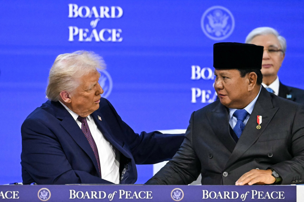 Pesawat Smart Air Ditembak & Prabowo Rapat BoP 2026