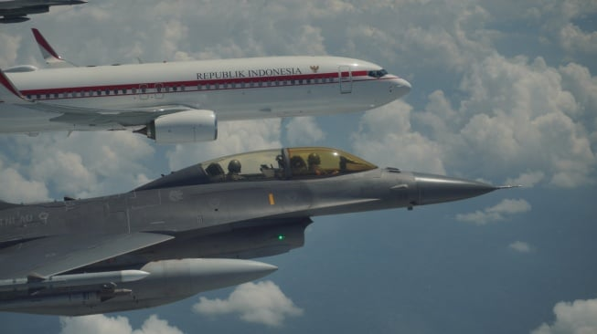 6 Jet Tempur TNI AU Kawal Penerbangan Presiden Prabowo di HUT TNI AU 2026